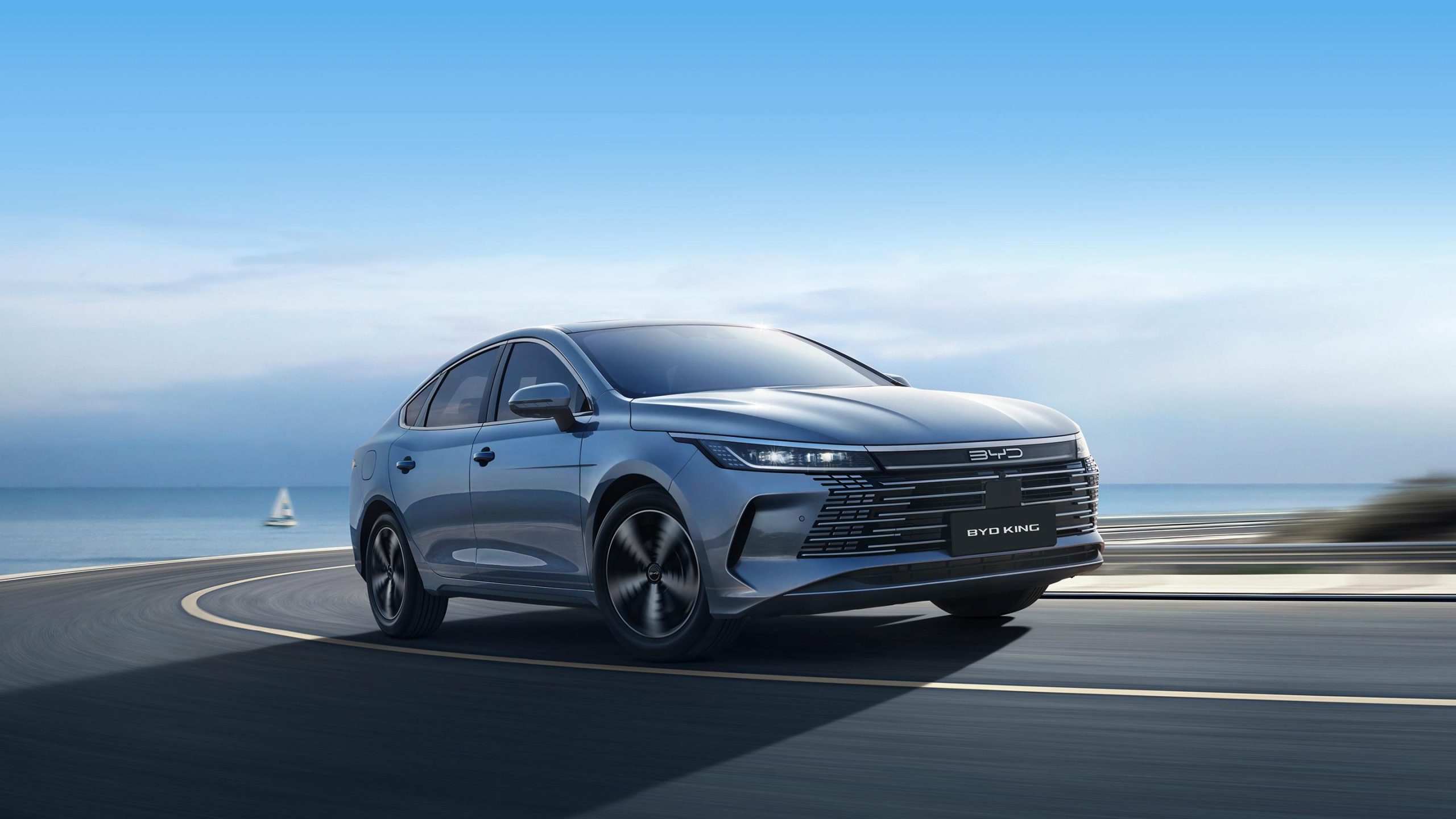 Comparativa BYD King DM-i vs Toyota Prius híbrido enchufable en México